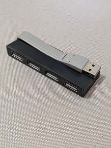 Targus ACH114US 4-Port  USB 2.0 Portable Hub Used