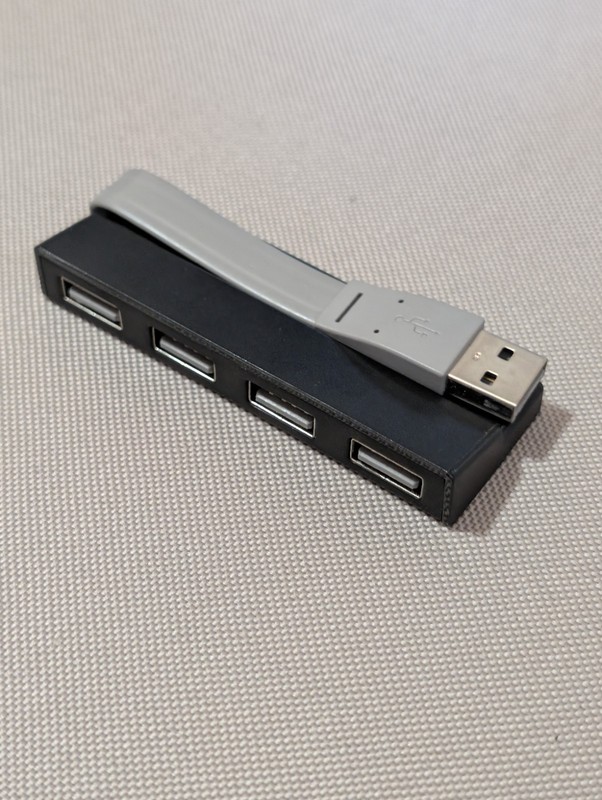 Targus ACH114US 4-Port  USB 2.0 Portable Hub Used