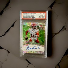 2018 Patrick Mahomes Panini Spectra Neon Green #S-PM /10 PSA 9       AUTO PSA 10
