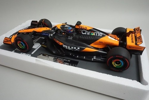 1:18 MINICHAMPS 537241981 McLaren F1 Team MCL38 Emilia Romagna GP 2024 #81 - Imagen 2 de 13