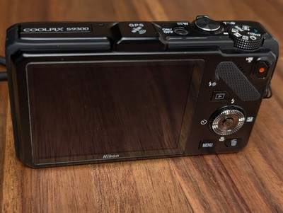 Nikon COOLPIX S9300 16.0MP Digital Camera 18x Optica Zoom Work