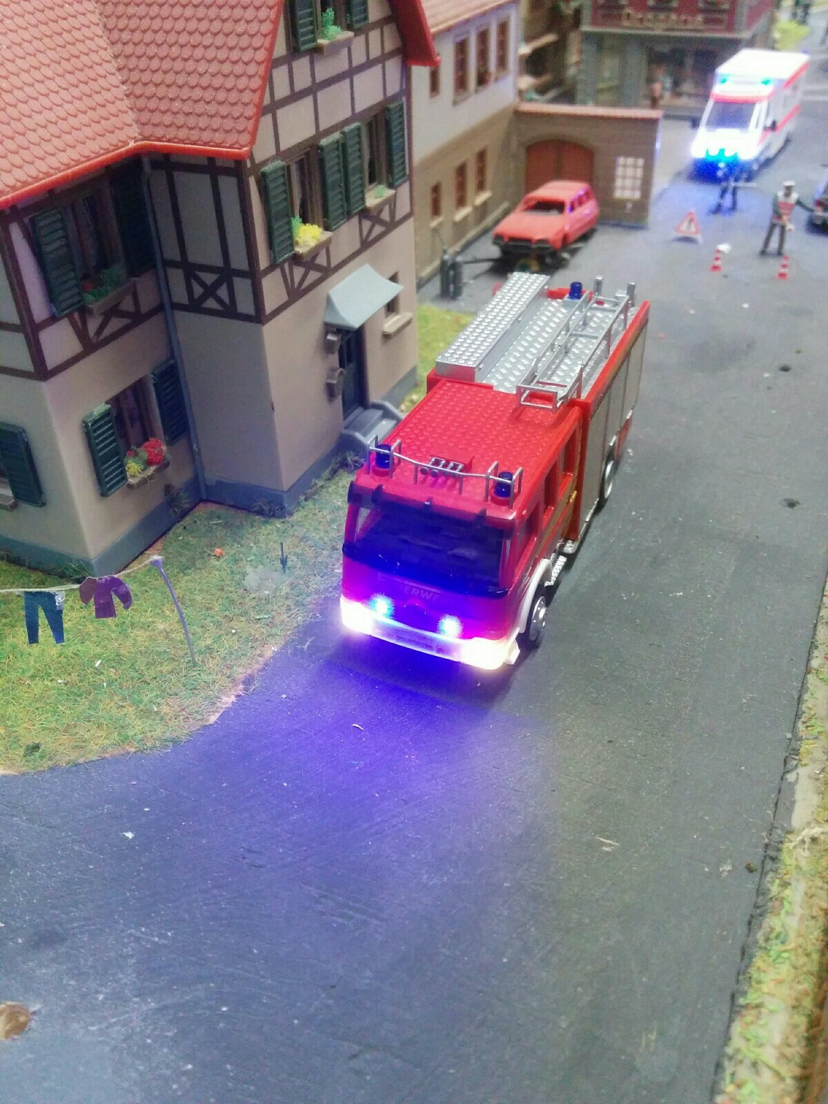 Feuerwehr 1 87 Tlf Mercedes atego beleuchtet - mit Beleuchtung Feuerwehr 1 87 Tlf Mercedes atego beleuchtet - mit Beleuchtung