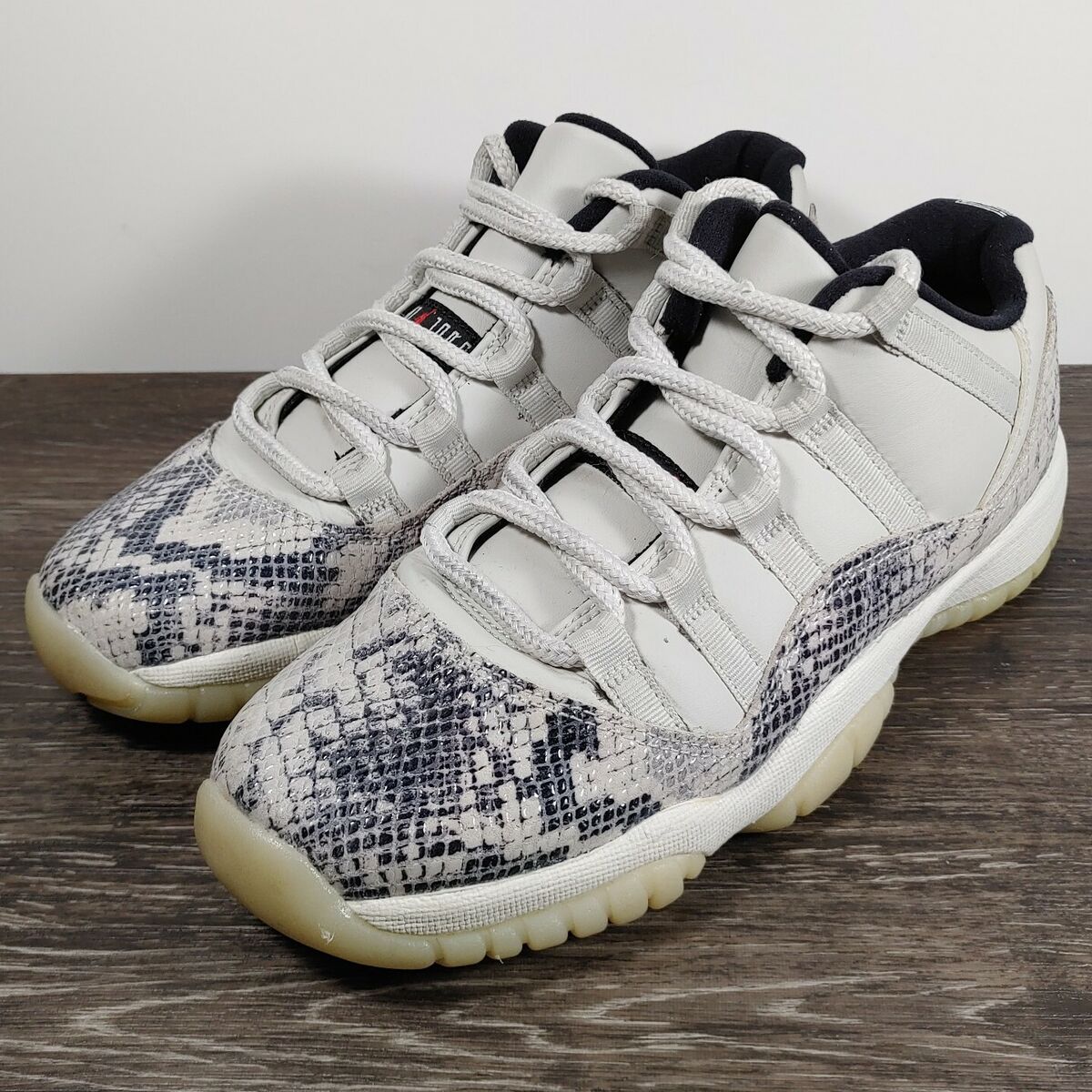 Air Jordan 11 Retro GS Low 'Light Bone Snakeskin' Size 7Y Air Jordan 11 Retro GS Low 'Light Bone Snakeskin' Size 7Y