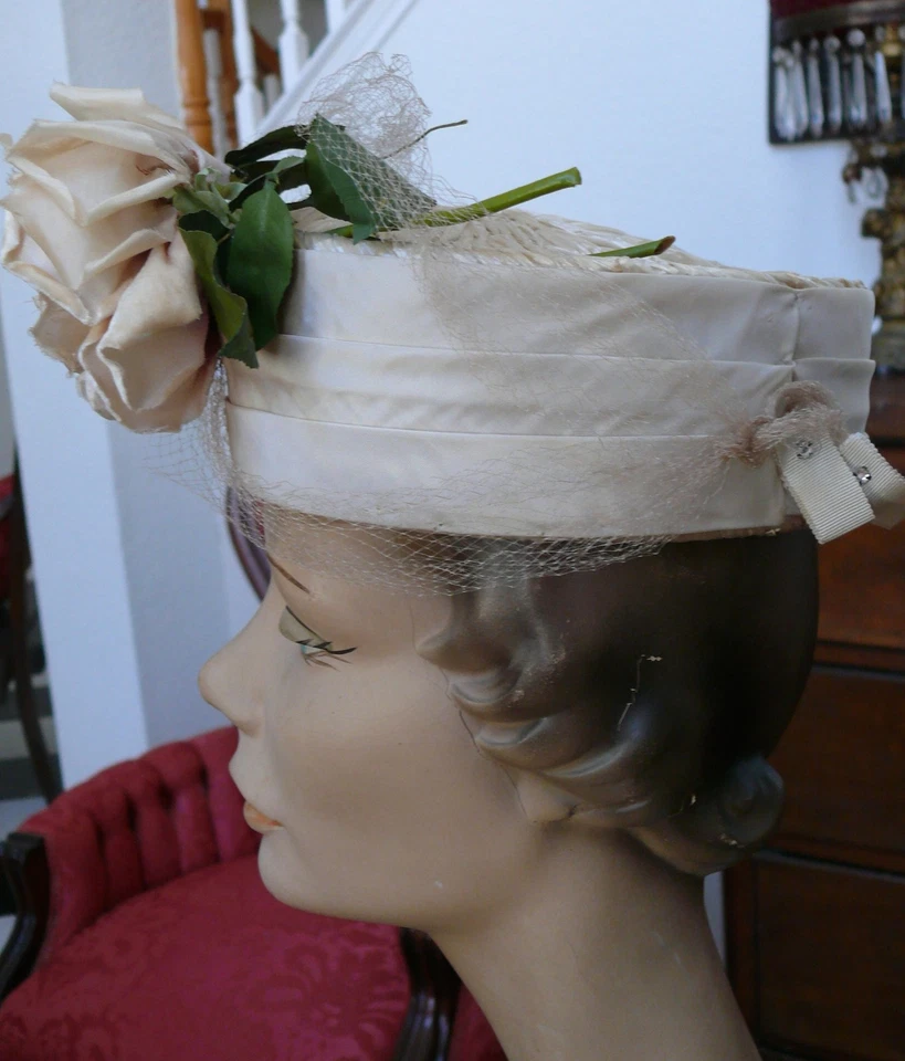 Sombrero Toque "Lee Bury" de Dallas Diseñador Años 50 con Pajita Grande Rosa Tono Satinado Foto 4 de 4