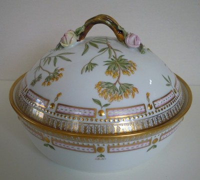 ROYAL COPENHAGEN FLORA DANICA Deckelterrine Deckel-Schale  Deckelschüssel #3568