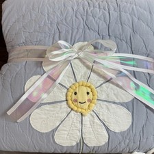POTTERY BARN KIDS DAISY FLOWERS APPLIQU&Eacute;D HAND QUILTED QUILT, TWIN ~ LIGHT BLUE
