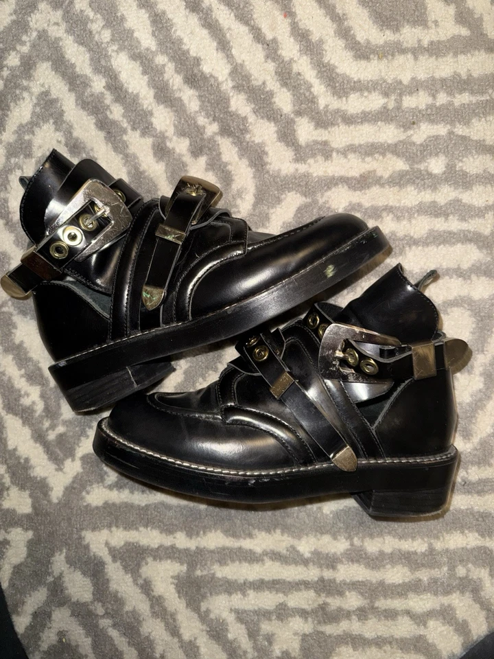 Botas de Moto Balenciaga Femininas de Couro Ceinture Recortadas UE 37 - Imagem 4 de 4