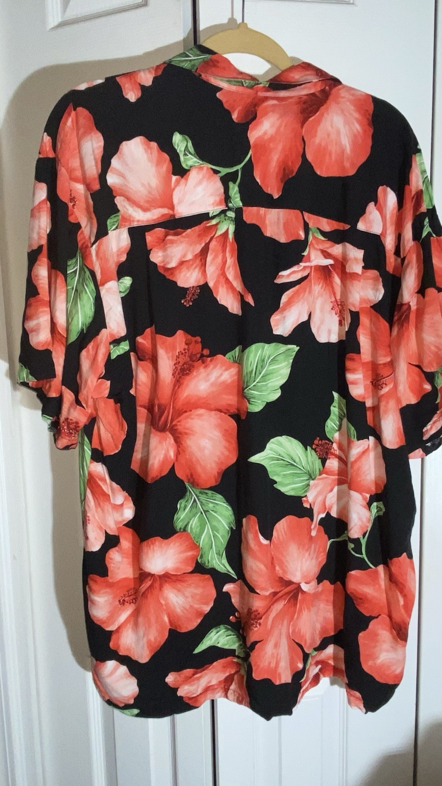 Hawaiian Paradise found Hibiscus Flower Shirt Men XL Honolulu Black Red     AA04