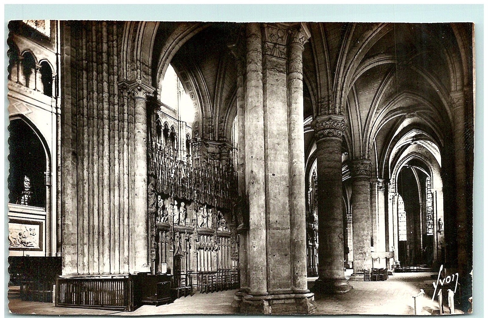 S03-7638, Le Deambulatoire, Real Photo Postcard