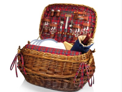 Ultimate Jacobs Creek Picnic Time Basket that serves up to 4 people