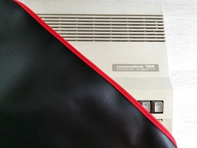 RETRO READY COMMODORE C128 - CUBIERTA ANTIPOLVO IMITACIÓN CUERO NEGRO - ELEGANTE