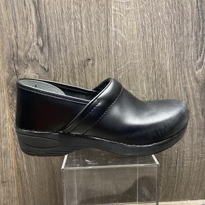 dansko nursing clogs sale