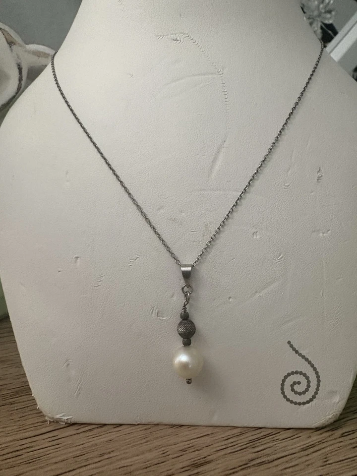 Juego de collar y pendientes de perlas Kay Jewelers Foto 3 de 4