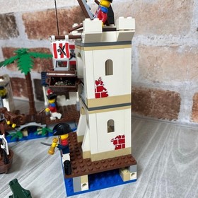 LEGO Pirates Soldiers' Fort 6242 In 2009 Used Retired Complete