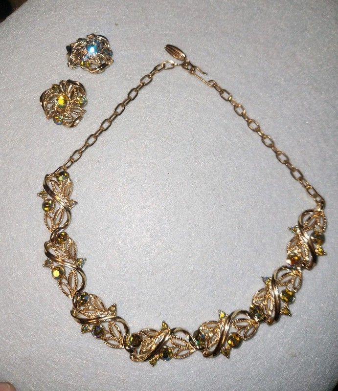 Vintage Aurora Borealis Rhinestone Parure Set -Clip Earrings & Matching Necklace
