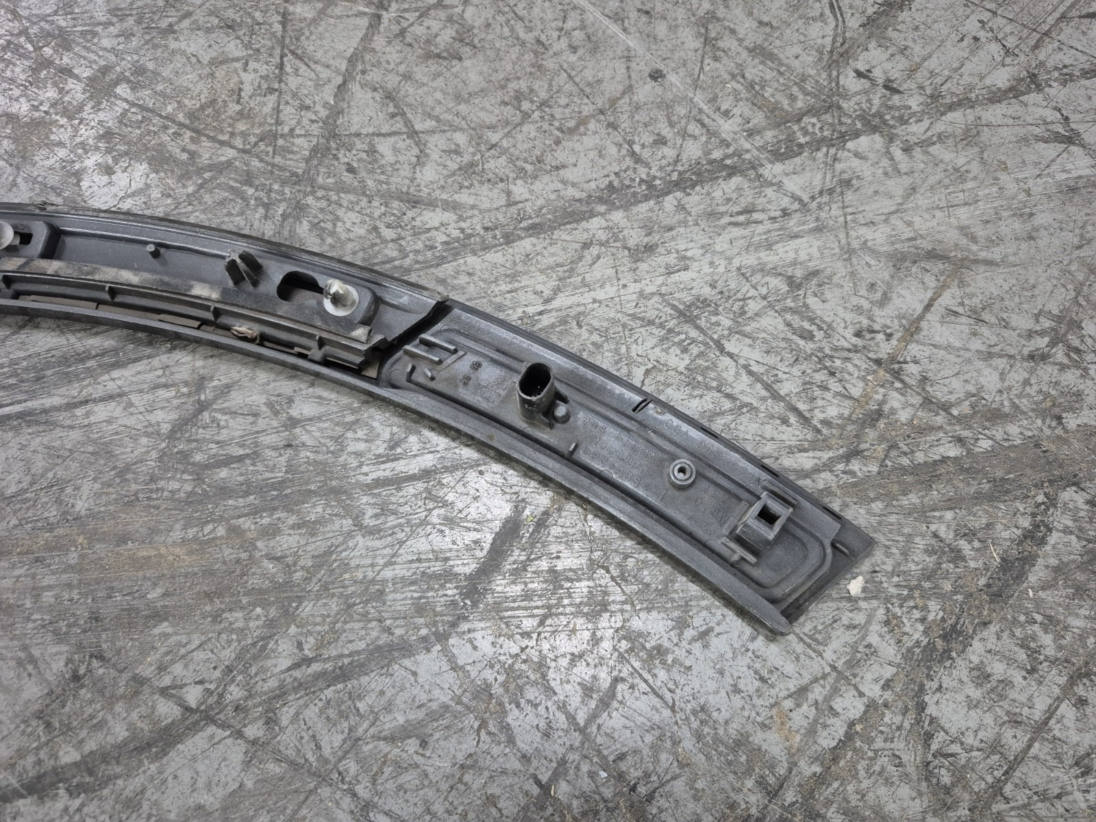 Bentley Bentayga 2017-2020 Front Left Wheel arch