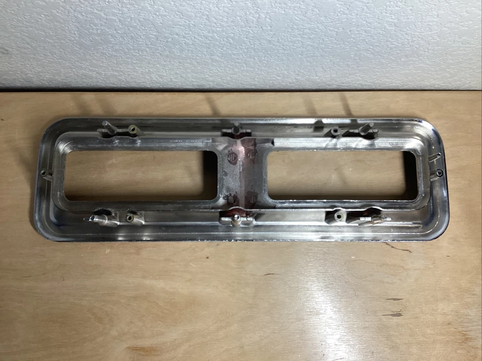 Chevrolet Camaro 1968 lámpara trasera luz trasera bisel Foto 3 de 4