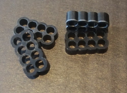 2 Stück 8 Pin schwarz einzeln geschlossen Kabelkamm für 4mm Sleeved Kabel MacroMods - Bild 1 von 2