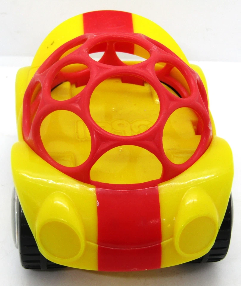 Coche con pinza Oball Go con neumáticos de sonajero rojo y amarillo juguete para niños pequeños Foto 3 de 4
