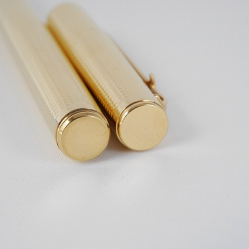 CARAN d'ACHE CdA MADISON Gold Plated Fountain Pen - Picture 12 of 12