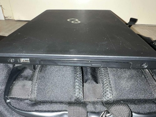 Fujitsu Lifebook A555 - 15,6" - Intel i3 - 8GB RAM - 250GB SSD - USB3 - Win11Pro - Bild 9 von 14