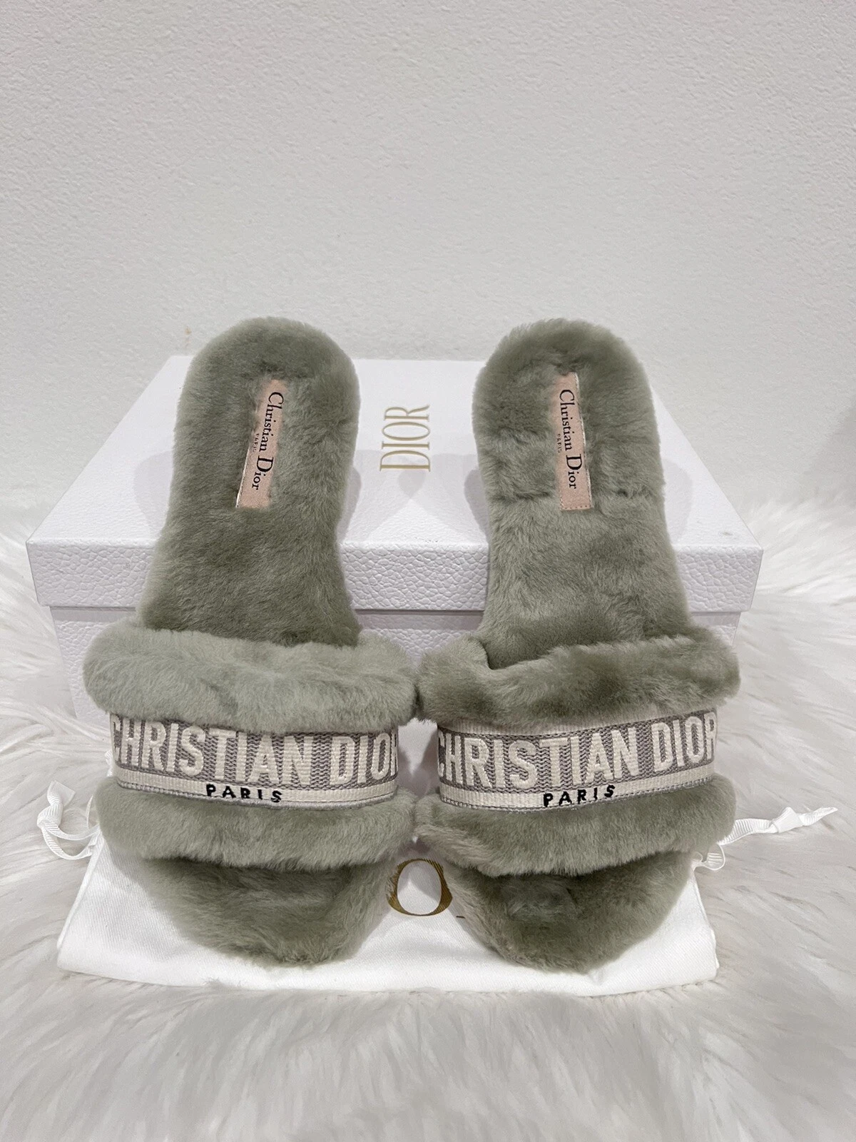 Sandale Dior Chez Moi fourrure de mouton Dway dioract évolution vague mule 37,5 neuve dans sa boîte