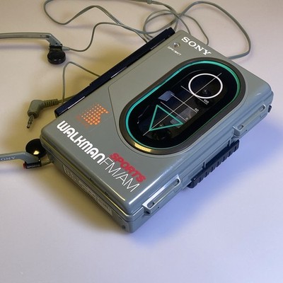 Sony Walkman WM-F35 Sports FM/AM 1987-1989 Retro Cassette Player