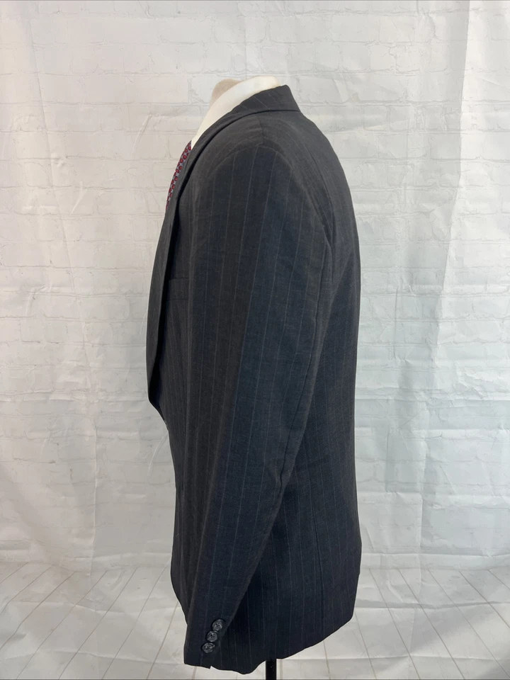 Blazer a rayas gris oscuro 42R vintage de Givenchy para hombre $2,495 Foto 4 de 4