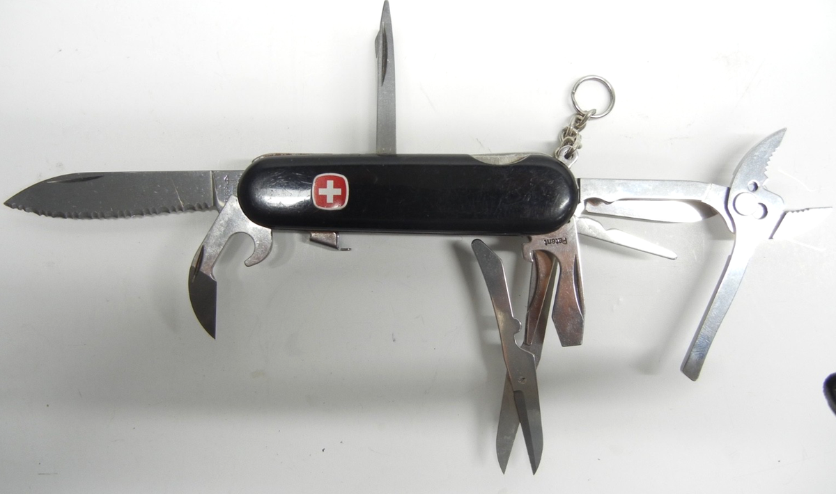 Wenger Delemont Switzerland Pocket Knife Swiss Army Serrated Lock 