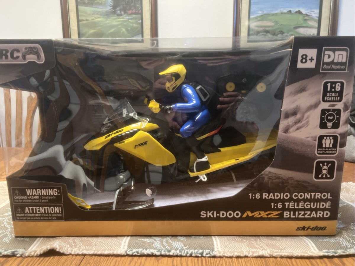 NIB Ski-Doo MXZ Blizzard 1:6 Scale RC Snowmobile Real Replicas