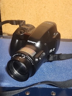 Olympus IS-2 35mm Film Camera 28 110mm Zoom | For Parts / Untested