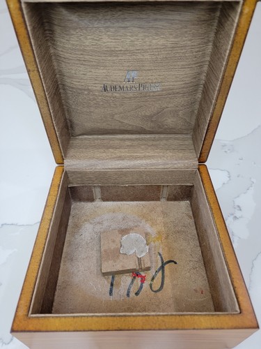 Audemars Piguet Wooden Watch Box Only (Vintage?) LOOK AT ALL PICS - Imagen 7 de 9