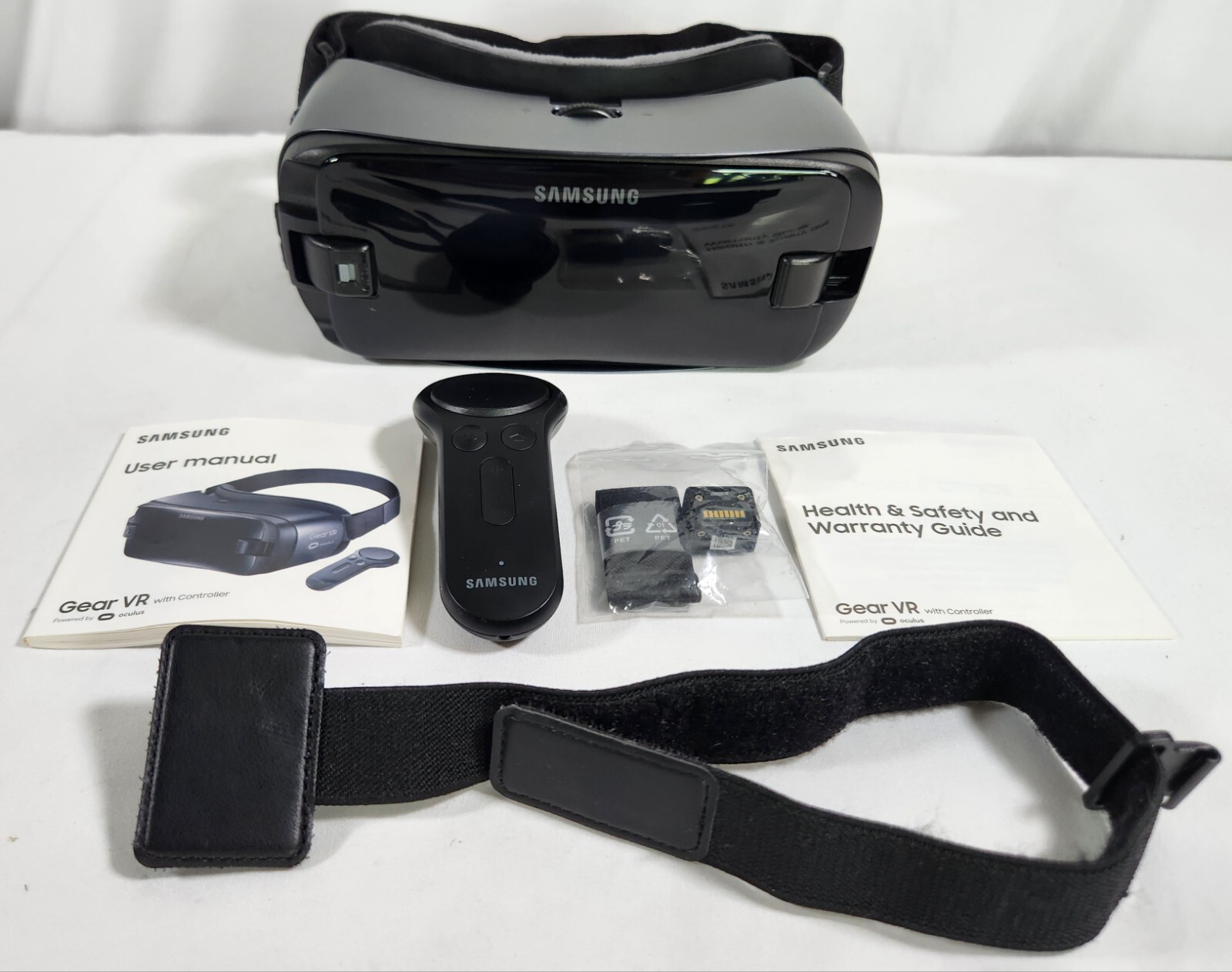 Samsung Gear VR Wireless VR Headset with Oculus Controller for Immersive Gaming
