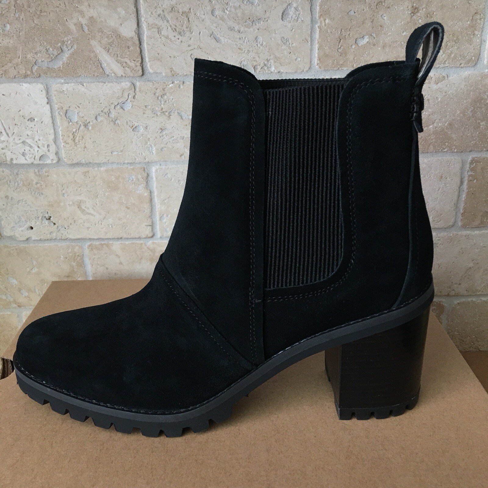 UGG Hazel Chunky Heel Ankle Black 