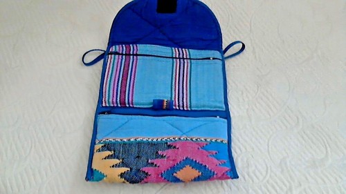 Soft Quilt Wallet Colorful 7 x 5 2 Zip Comp 1 Open 22" Drop Strap Very Nice - Picture 3 of 6