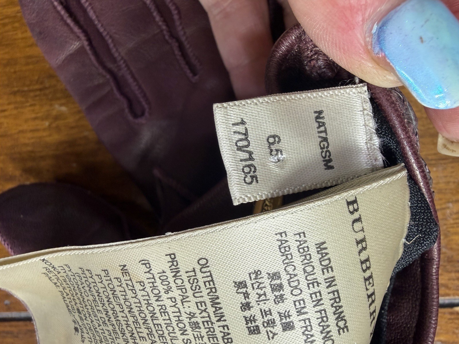 BURBERRY $895 PYTHON & LEATHER  GLOVES SIZE 6.5  … - image 7