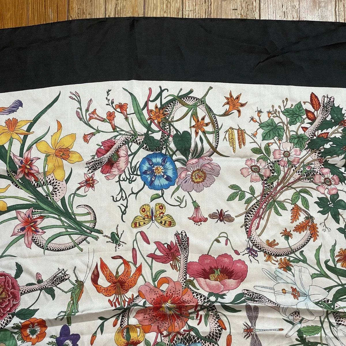 Gucci Scarf 100% Silk Floral Snake Insect Print Vittorio Accornero