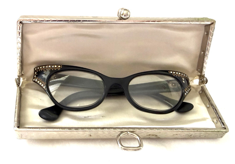 Vintage Black Framed FRANCE CAT EYE w/ Borealis Stones Eyeglasses  w/ Retro Case