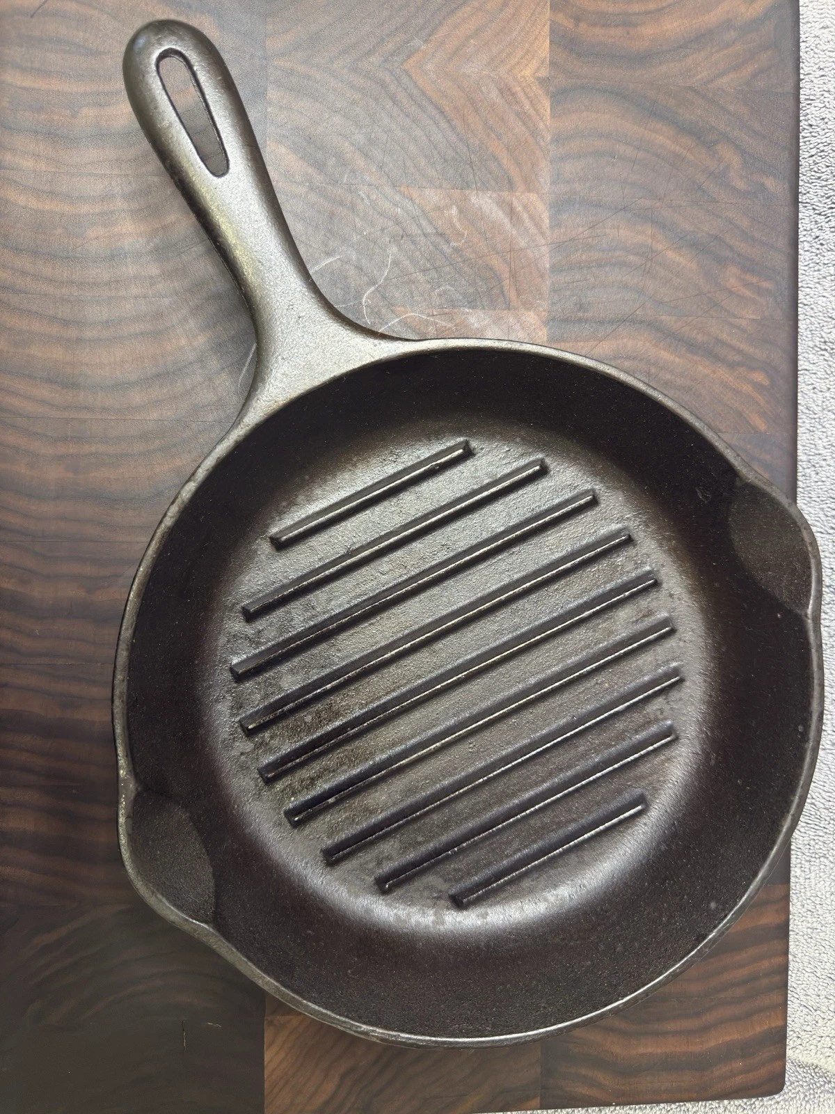 Vintage 9" WAGNER Cast Iron Skillet Grill Unmarked