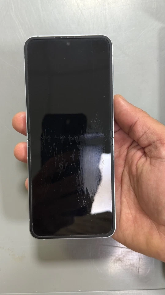 Samsung Galaxy Z Flip6 · 512GB, photo 3 of 3