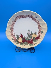 Wedgwood Home Amway 1998 Christmas Wreath Plate