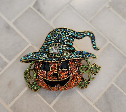 Heidi Inspired Happy Pumpkin Brooch