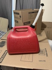 Rubbermaid 5 Gallon Gas Can with Vented Cap for Fast Pour