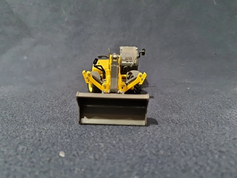 ROS PALA GOMMATA NEW HOLLAND LM 1745 TURBO SCALA 1:32 - Immagine 2 di 4