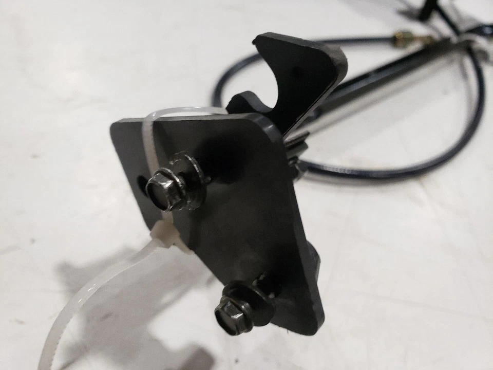 Glove Box Handle and Latch - 1995 BMW 740I E38 11/94 Euro Spec - 8172266 - Image 2 of 4