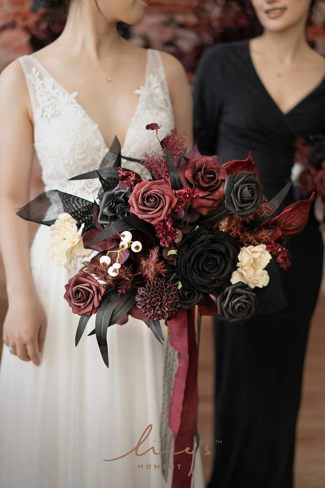 Buquês de casamento Ling's Moment preto e borgonha para noiva, bo nupcial gótico... - Imagem 3 de 4