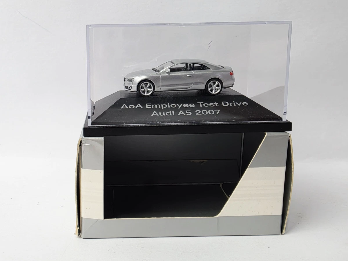 Herpa 022835, Porsche Turbo, dunkelblau, für Spur H0, mit