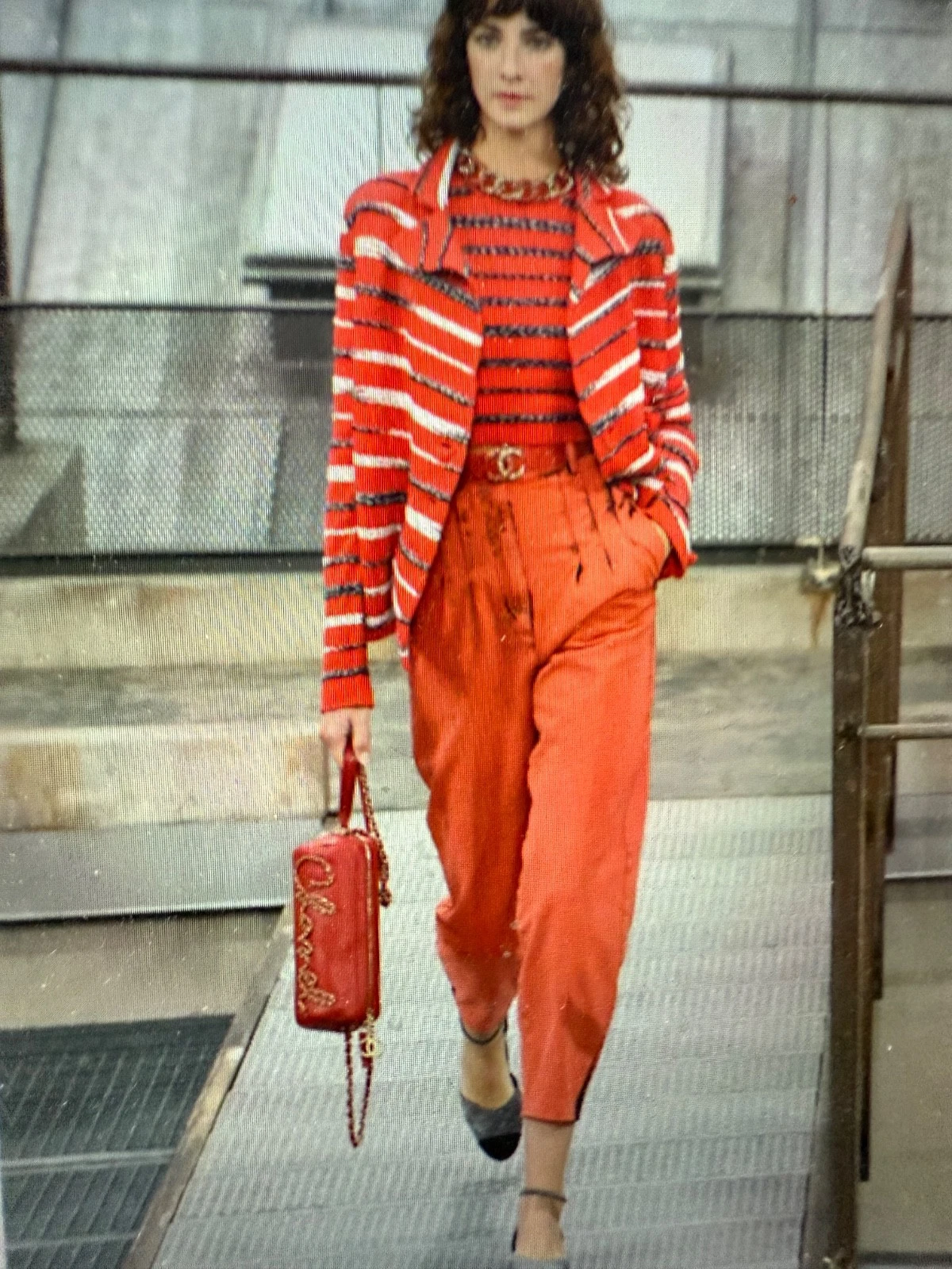 CHANEL 20S NUOVE ETICHETTE TWEED CASHMERE GIACCA ROSSA finitura multicolore bottoni cc fr44 42