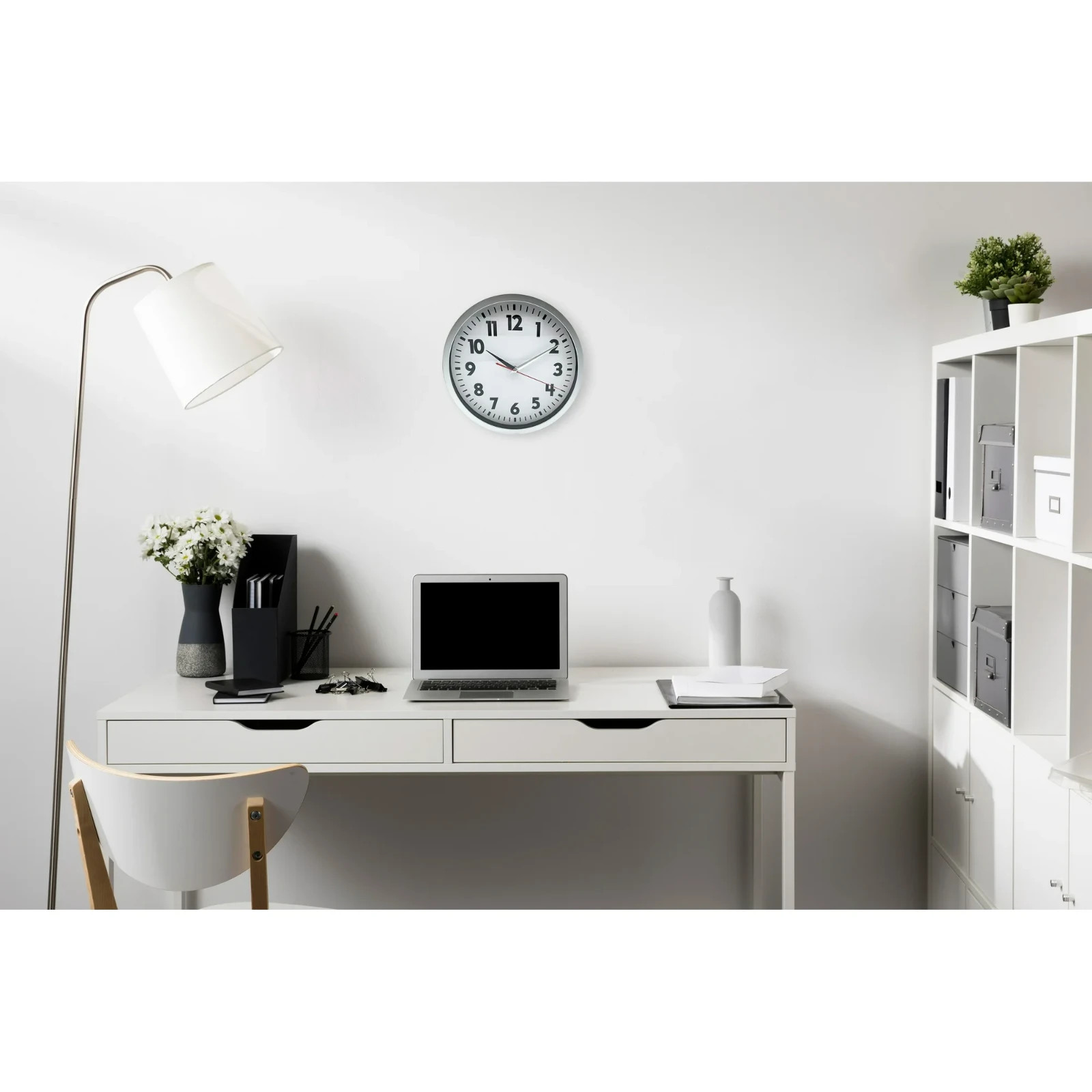 High Contrast Clock 12 Inch Quartz Indoor Wall Clock Easy Read High Contrast Battery ...