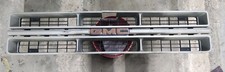 1975 1976 Gmc Truck Front Grille Damaged 1975 1976 Gmc Truck Front Grille Damaged